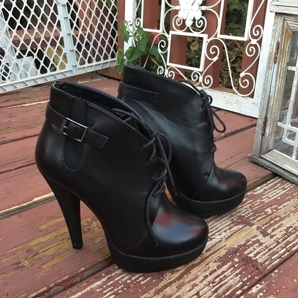 Charles David Black Booties - Picture 4 of 11